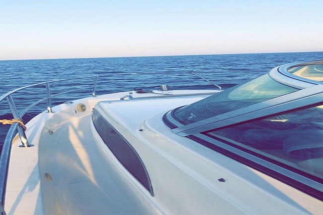 قارب فنار جدة